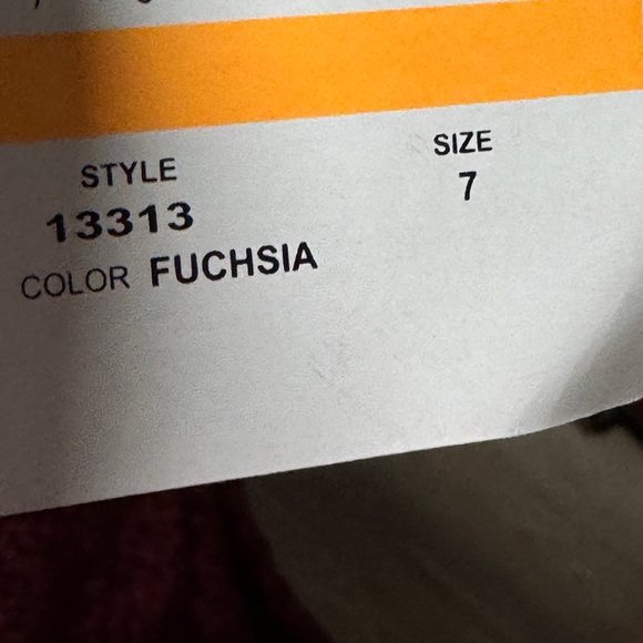 Gown - Picture 7 of 7